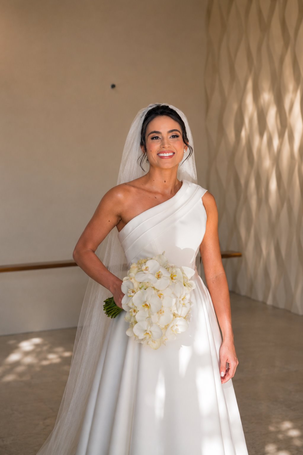 Noiva com vestido da Marioh Atelier